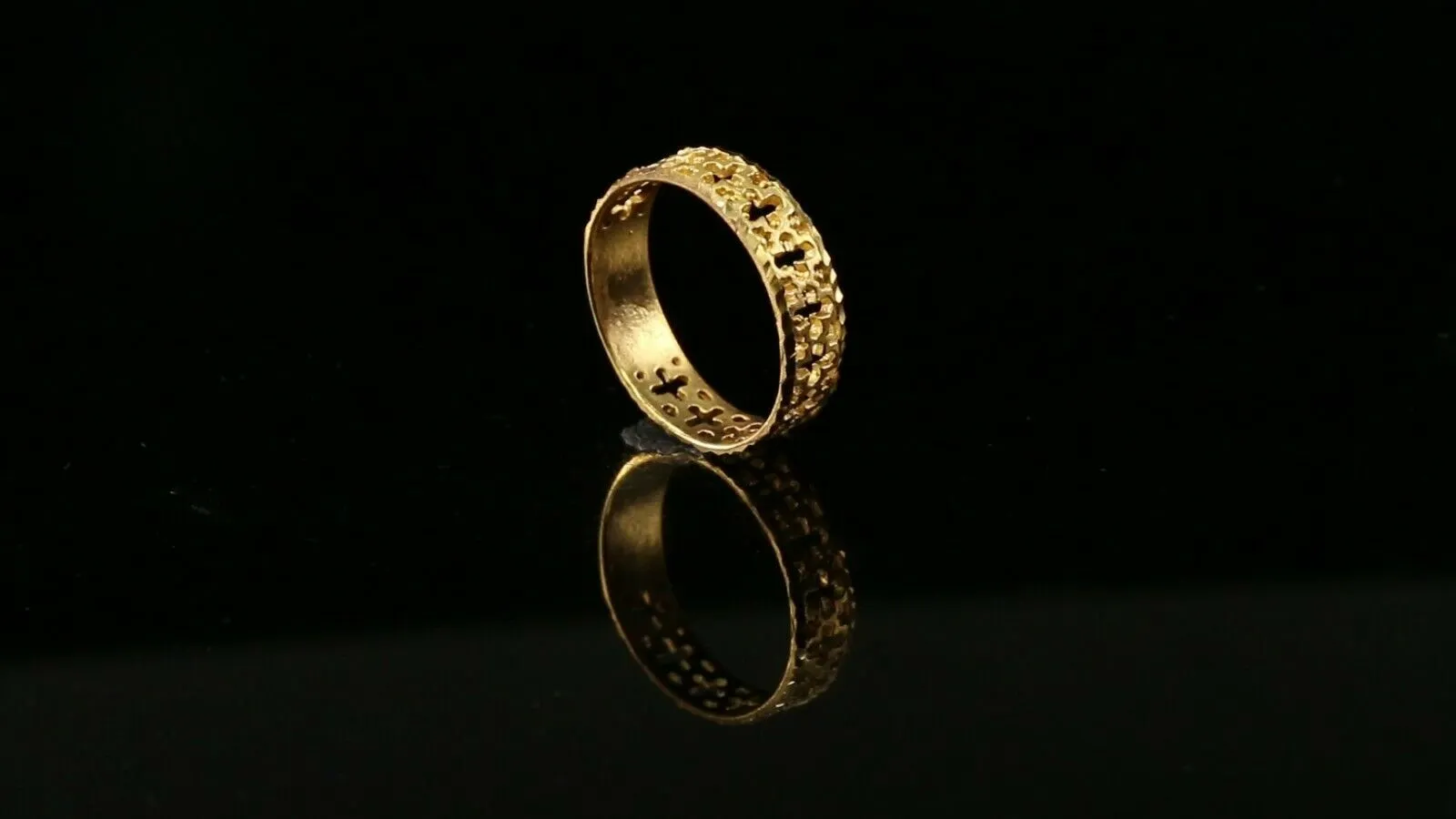 Solid Gold Ring for Women, Elegant Charm Band in Size 8, Resizable (r2582mon)