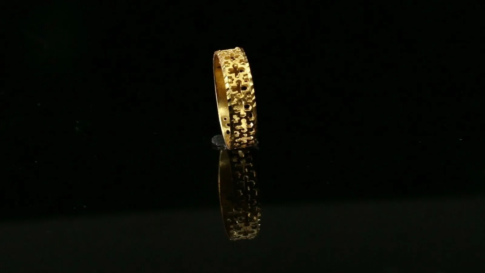 Solid Gold Ring for Women, Elegant Charm Band in Size 8, Resizable (r2582mon)