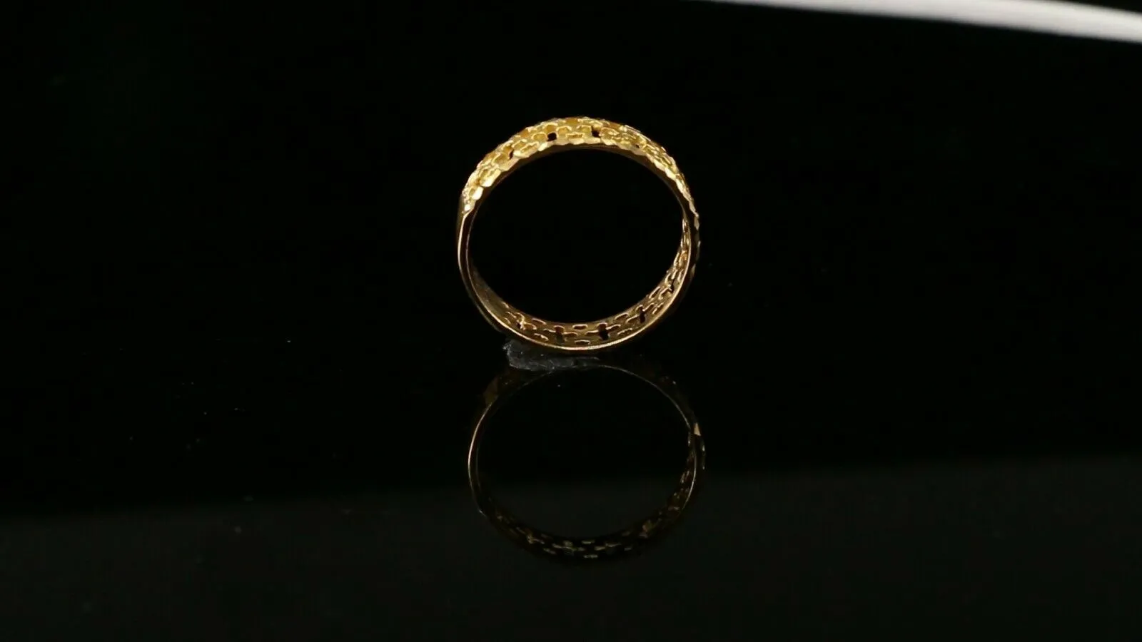 Solid Gold Ring for Women, Elegant Charm Band in Size 8, Resizable (r2582mon)