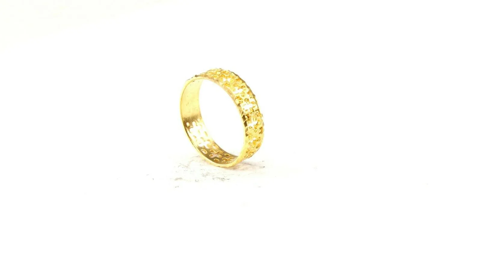 Solid Gold Ring for Women, Elegant Charm Band in Size 8, Resizable (r2582mon)