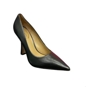 Black Pump Shoes by Antonia