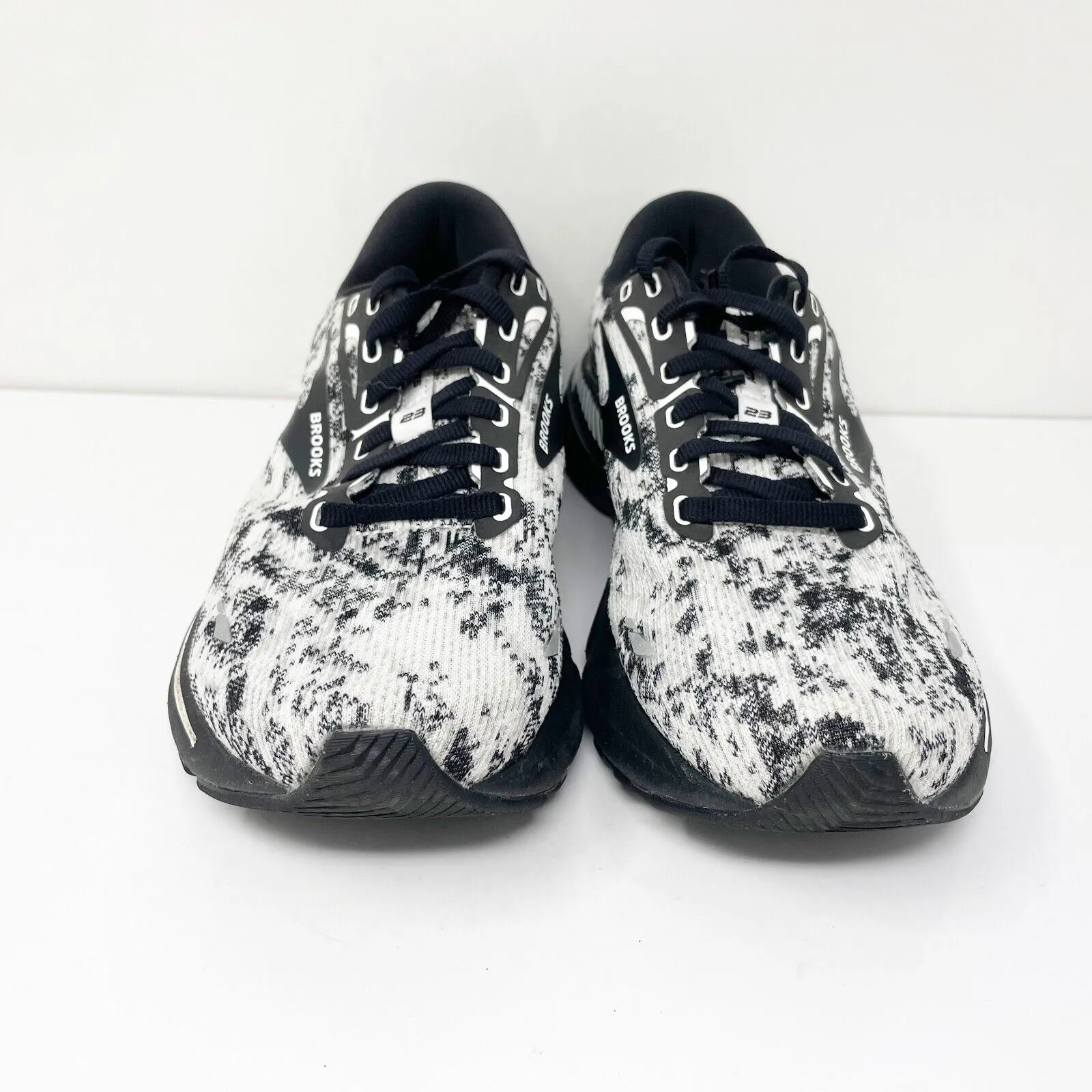 Brooks Womens Adrenaline GTS 23 1203811B135 Black Running Shoes Sneakers Sz 9 B