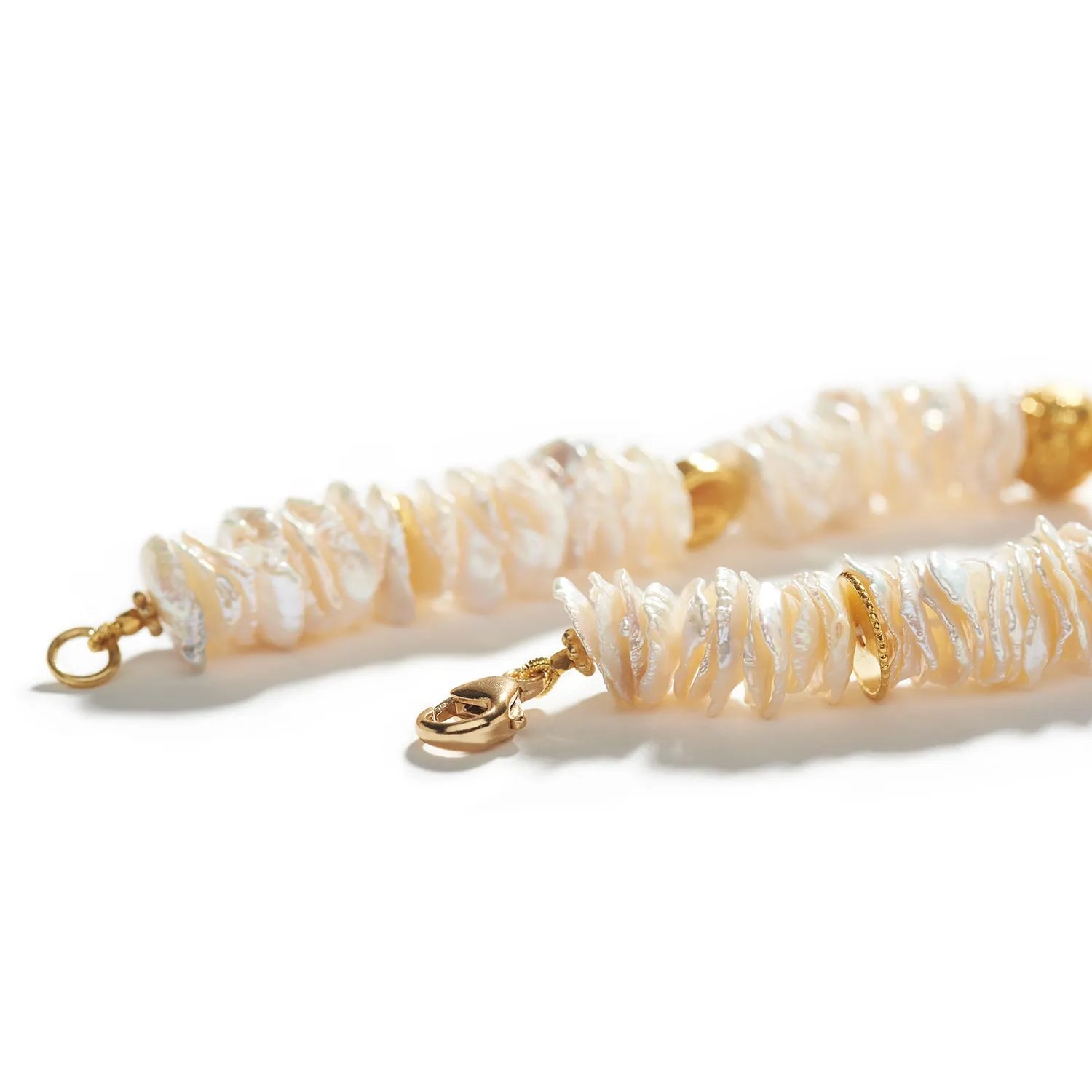 Gold Bracelet with Flat Keshi Pearl