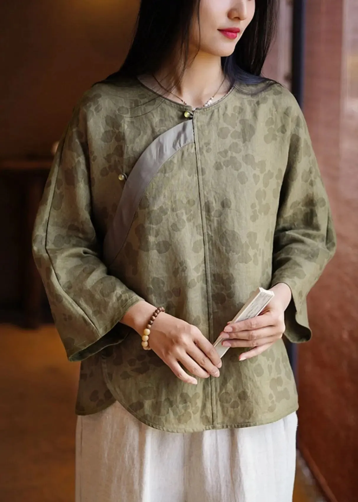 Green French linen shirt with button print and O neck for Spring - CG1046.