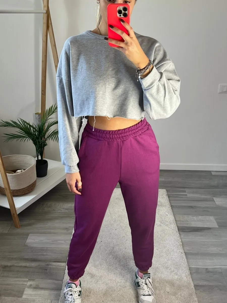 Burgundy joggers with elastic waistband