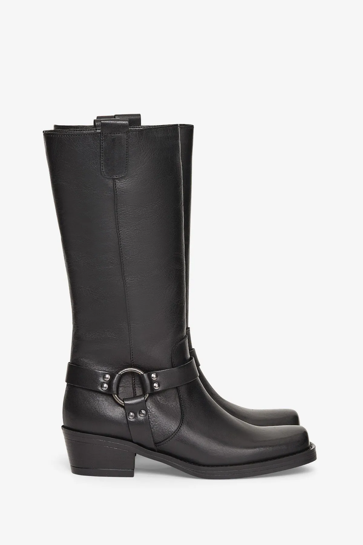 Leather boots with medium heel