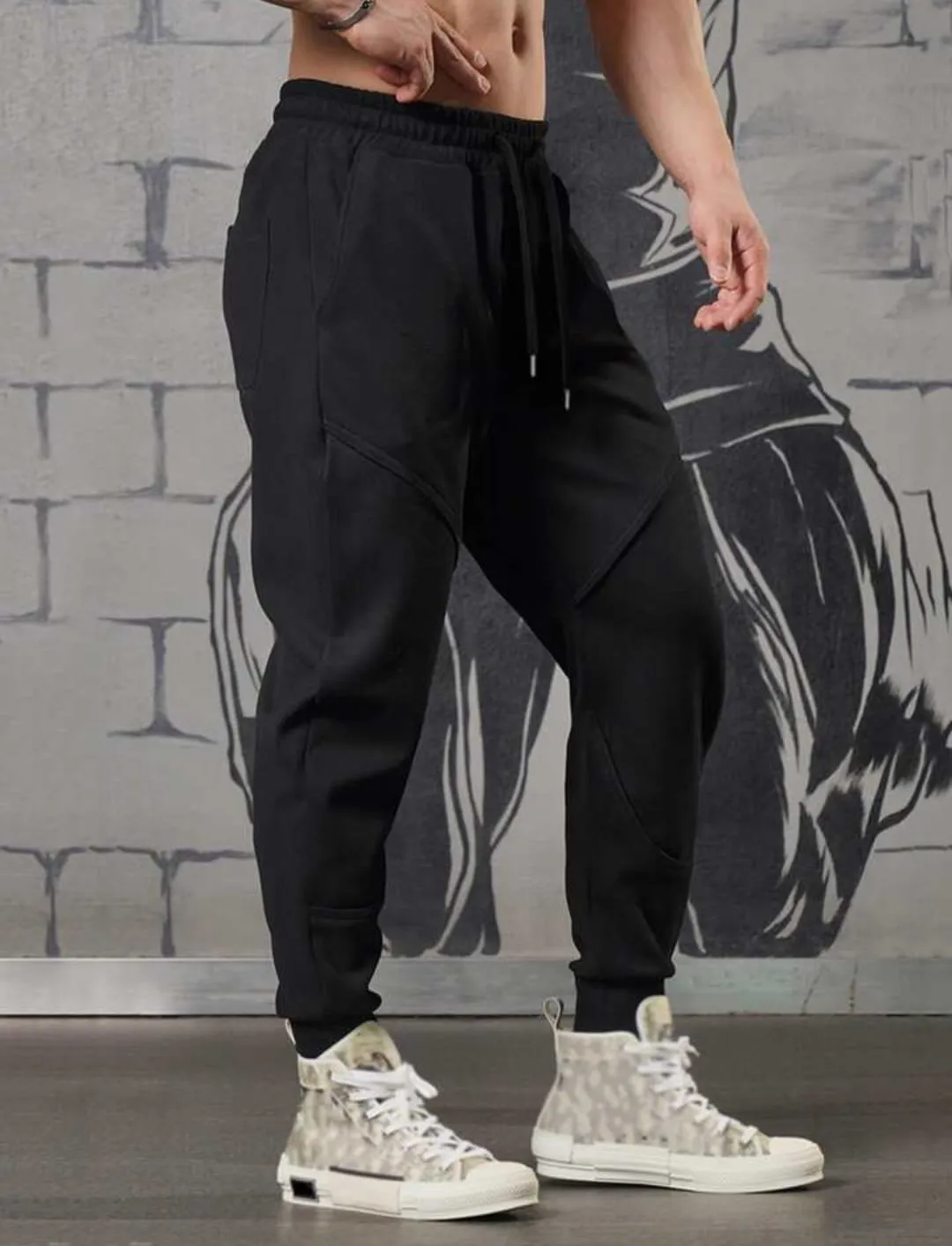 MEN SOLID DRAWSTRING WAIST JOGGERS