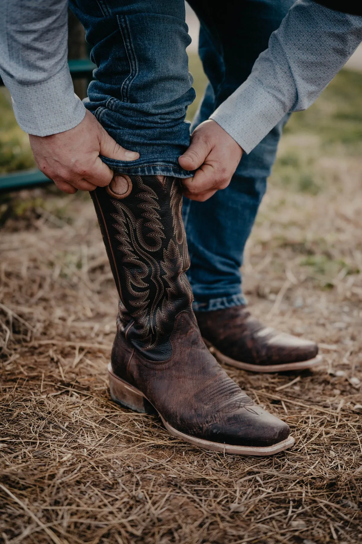 Men's Ariat 'Ringer' Cowboy Boots (Sizes 8-13; EE Width) {Dusted Wheat}