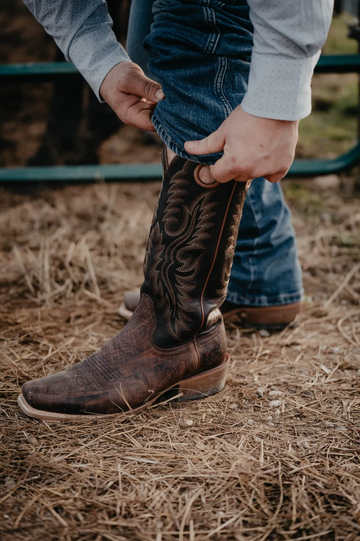 Men's Ariat 'Ringer' Cowboy Boots (Sizes 8-13; EE Width) {Dusted Wheat}