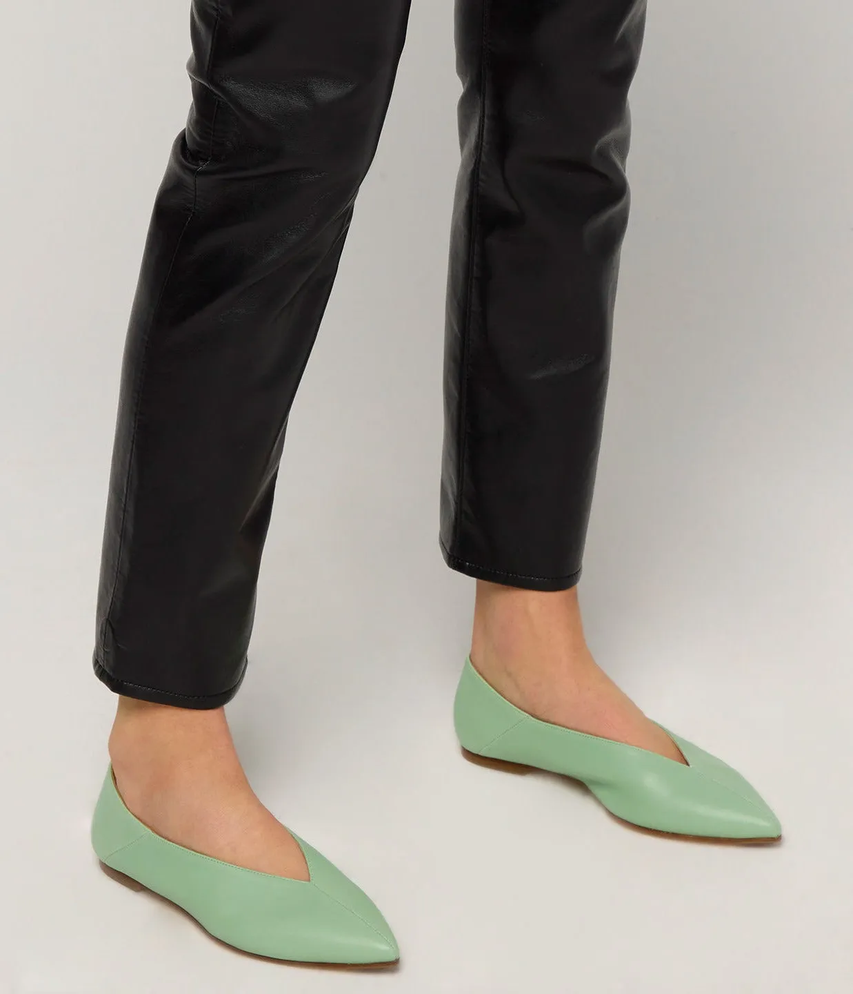 Moa Nappa Leather Flat in Mint