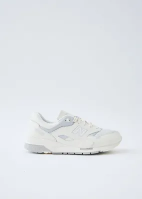 New Balance 1600 Sneakers