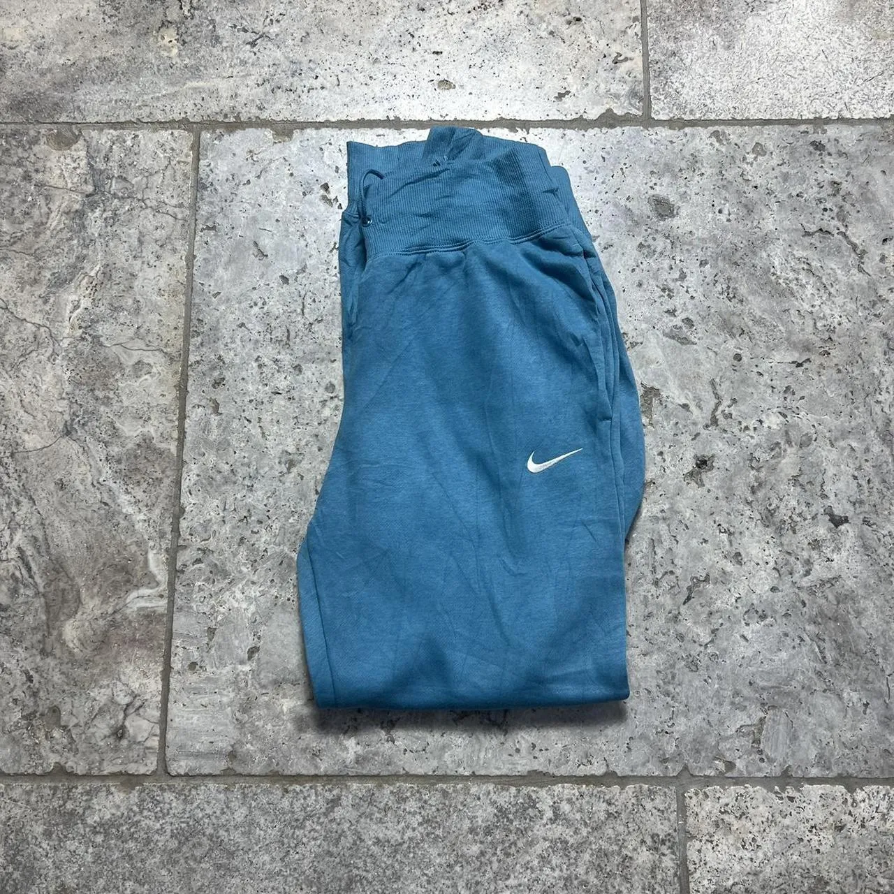 Nike high waisted joggers medium