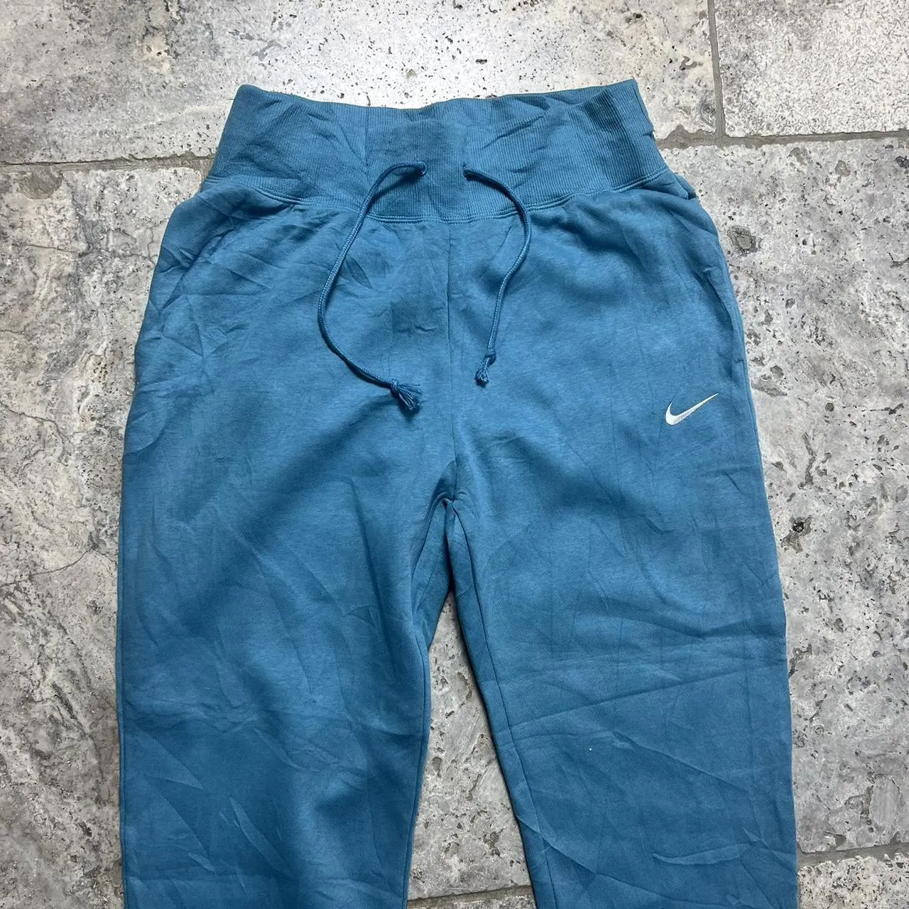 Nike high waisted joggers medium