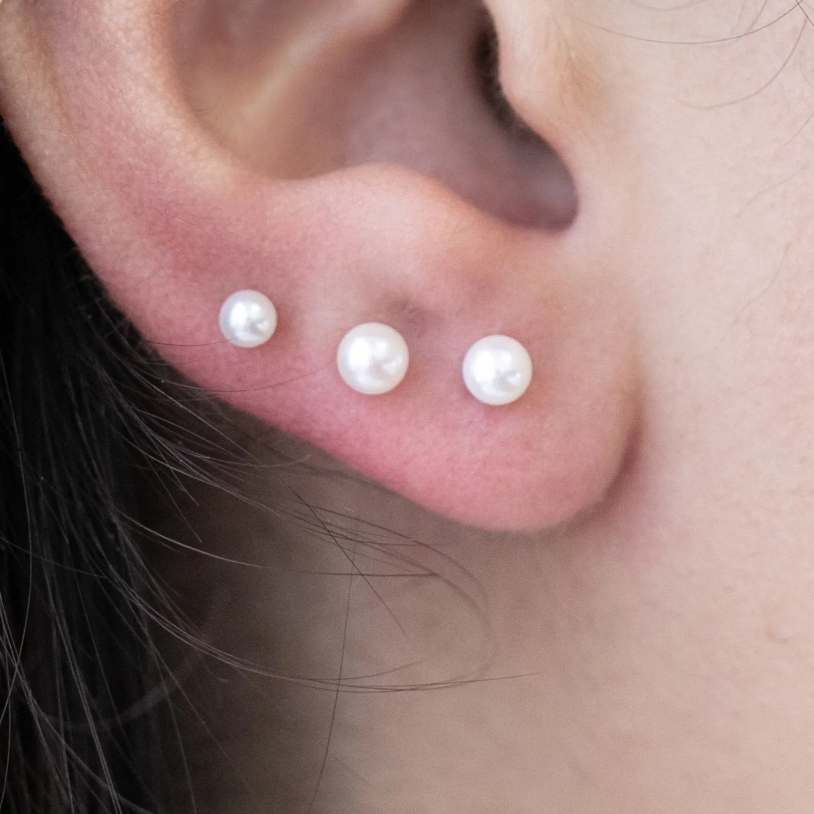 Pearl Flat Back Stud Earring