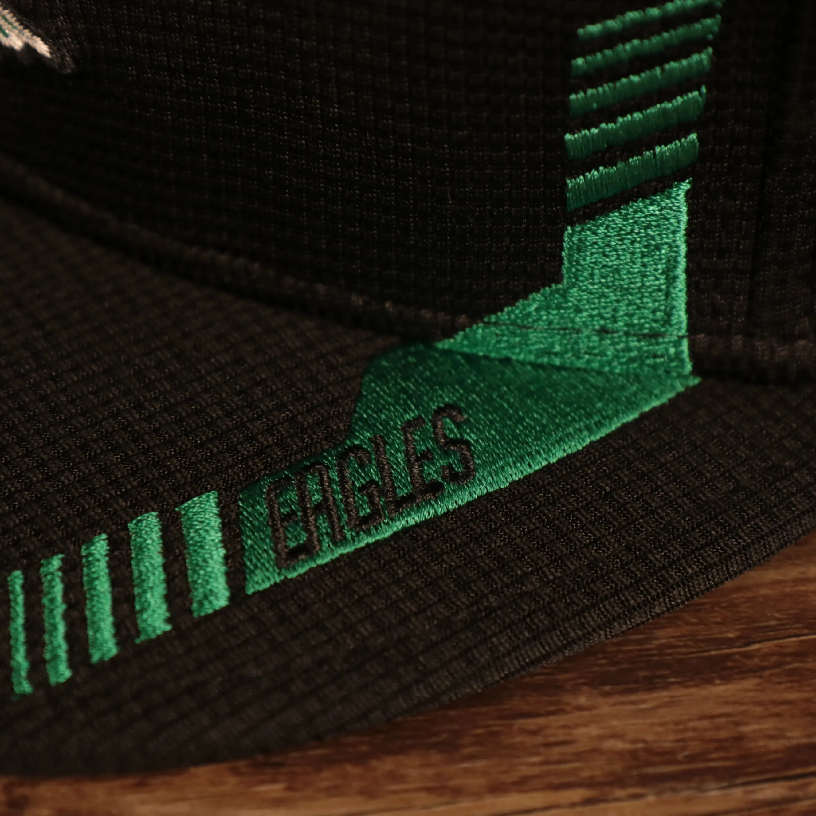 Philadelphia Eagles 2021 Sideline On-Field Throwback Logo 9Fifty Snapback Hat