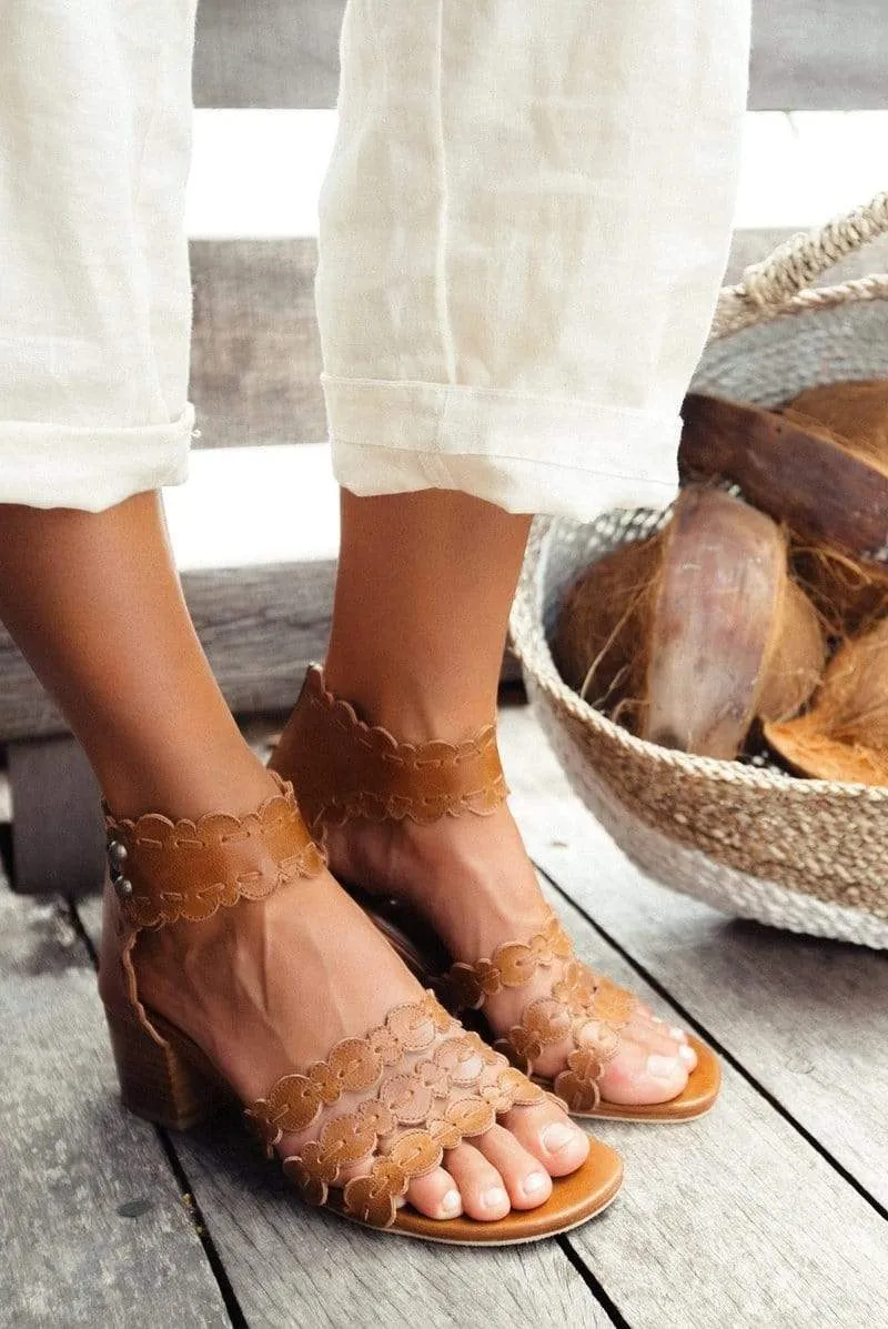 Seaside Leather Sandals in Vintage Camel