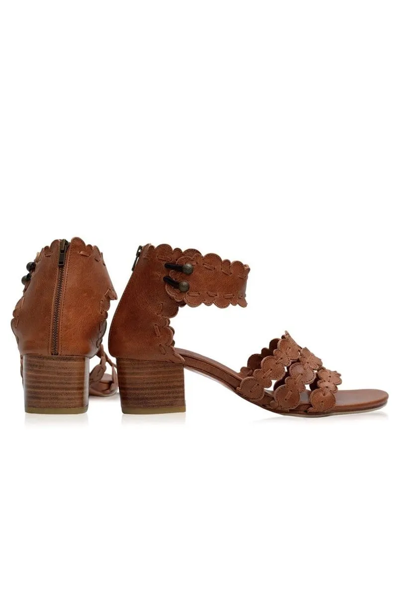 Seaside Leather Sandals in Vintage Camel